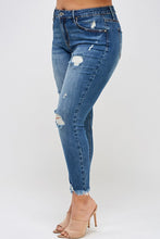 Load image into Gallery viewer, PLUS SIZE HIGH RISE DISTRESSED ANKLE SKINNY