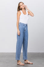 Load image into Gallery viewer, HIGH WAIST SLOUCHY JEANS