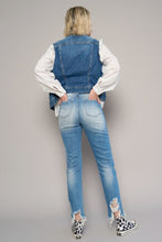 Load image into Gallery viewer, HIGH RISE CROPPED BOYFIREND JEANS WITHOUT BELT