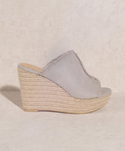 Load image into Gallery viewer, OASIS SOCIETY Bliss - Distressed Linen Wedge
