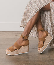 Load image into Gallery viewer, OASIS SOCIETY Slyvie - Double Strap Wedge Heel
