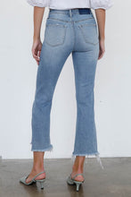 Load image into Gallery viewer, HIGH RISE CROP BOOT CUT JEANS
