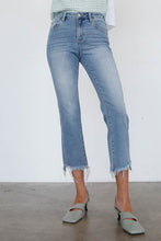 Load image into Gallery viewer, HIGH RISE CROP BOOT CUT JEANS
