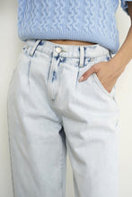 Load image into Gallery viewer, BALLOON SLOUCH JEANS
