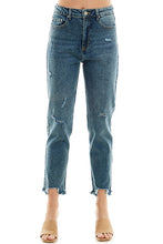 Load image into Gallery viewer, DISTRESSED DETAILED STRAIGHT LEG JEANS
